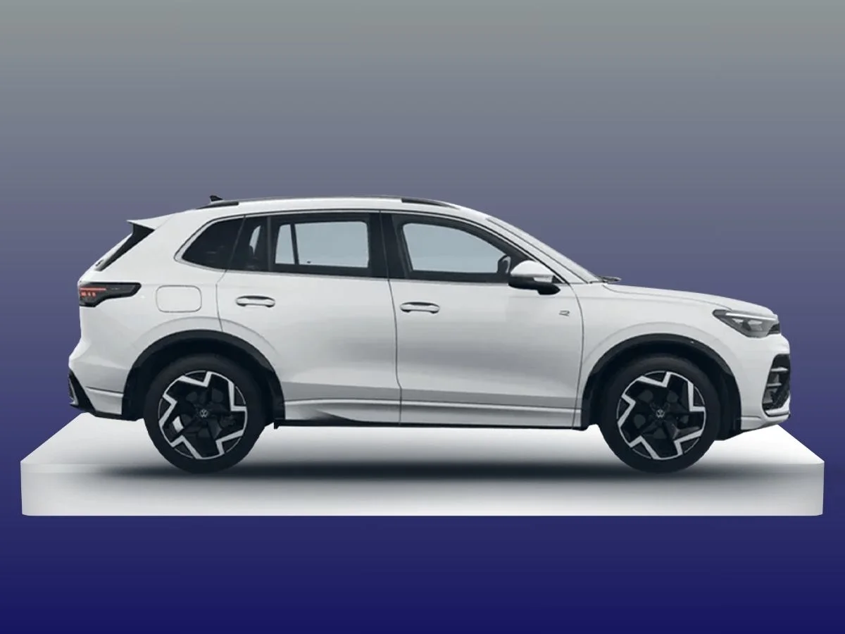 2025-volkswagen-tiguan-r-line-colours-oryx-white-mother-of-pearl-effect-volkswagen.webp