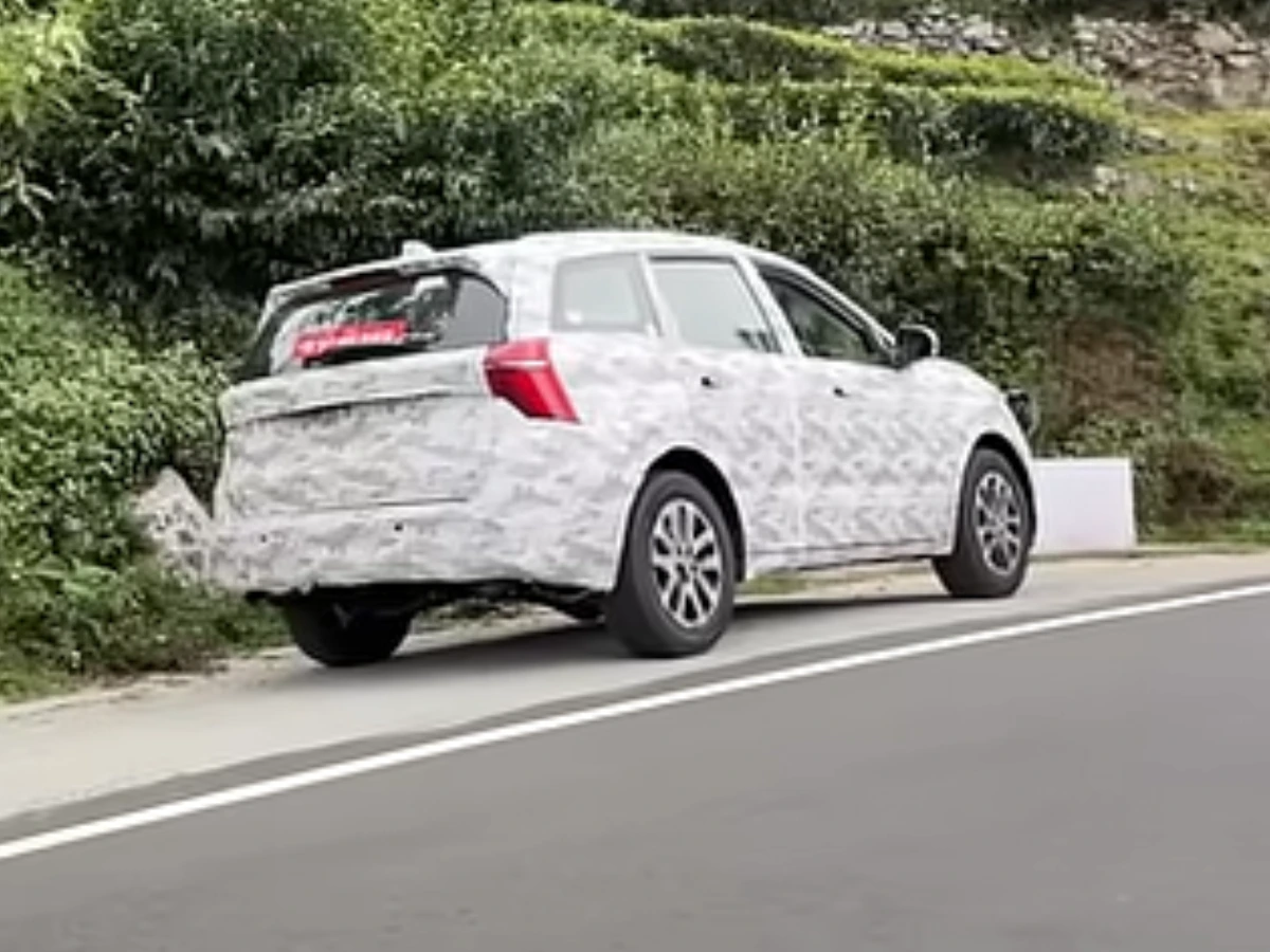 mahindra xuv700 facelift spotted