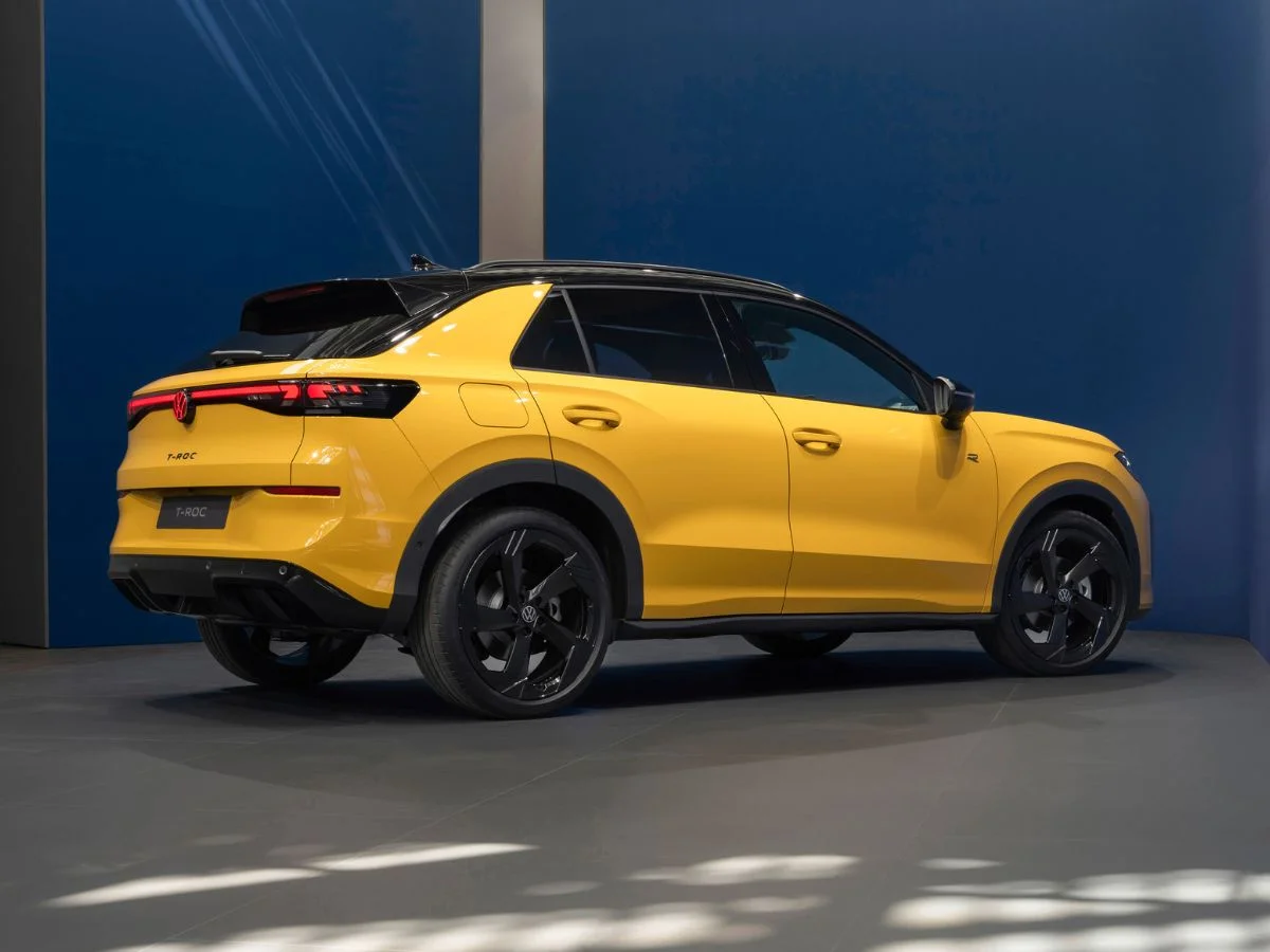 2025 volkswagen t roc rear three quarters