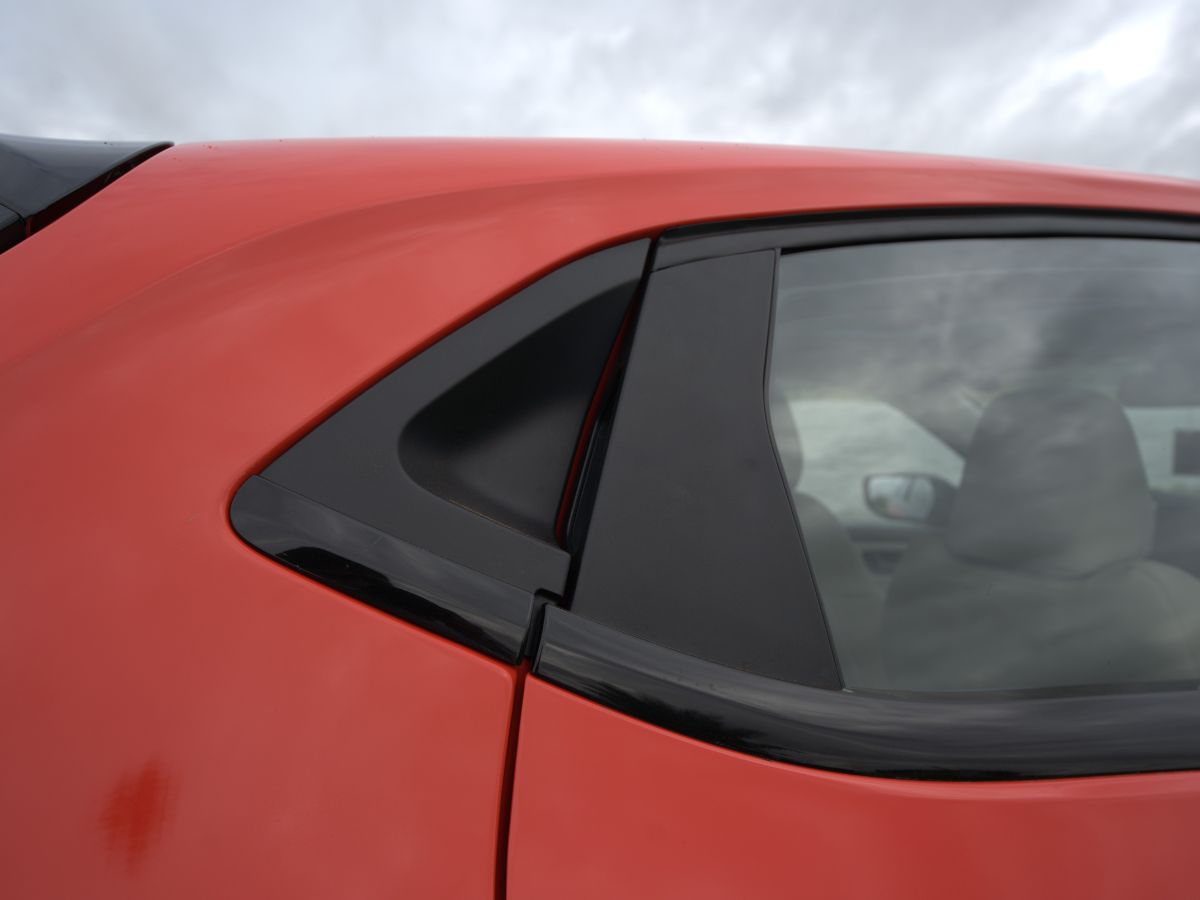 new-tata-altroz-rear-c-pillar-mounted-door-handles-aryan.jpg