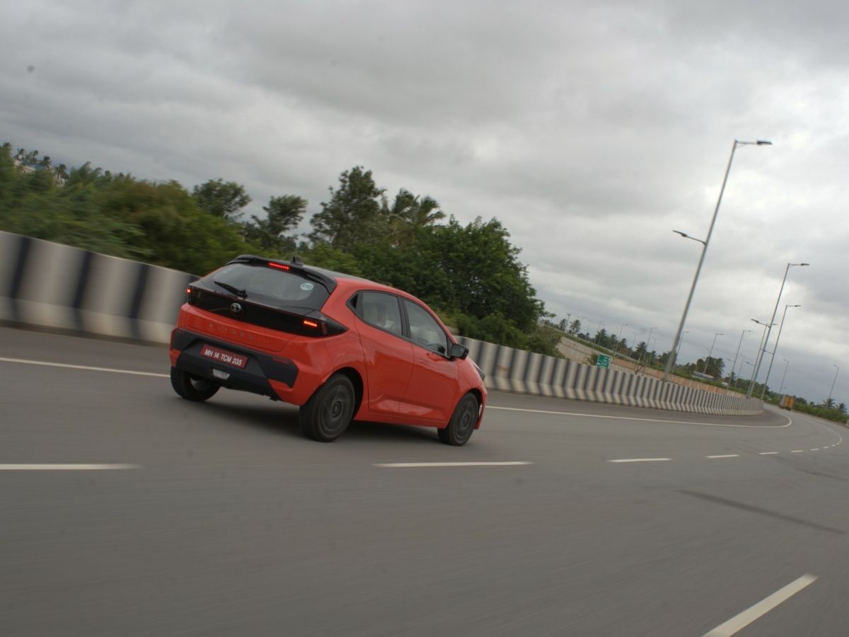 2025 tata altroz new rolling shot rear three quarters aryan