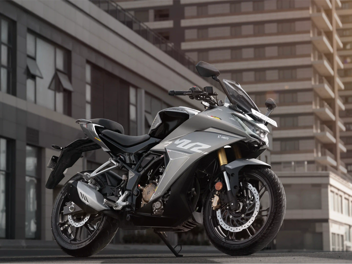Hero karizma XMR Front Right Side View