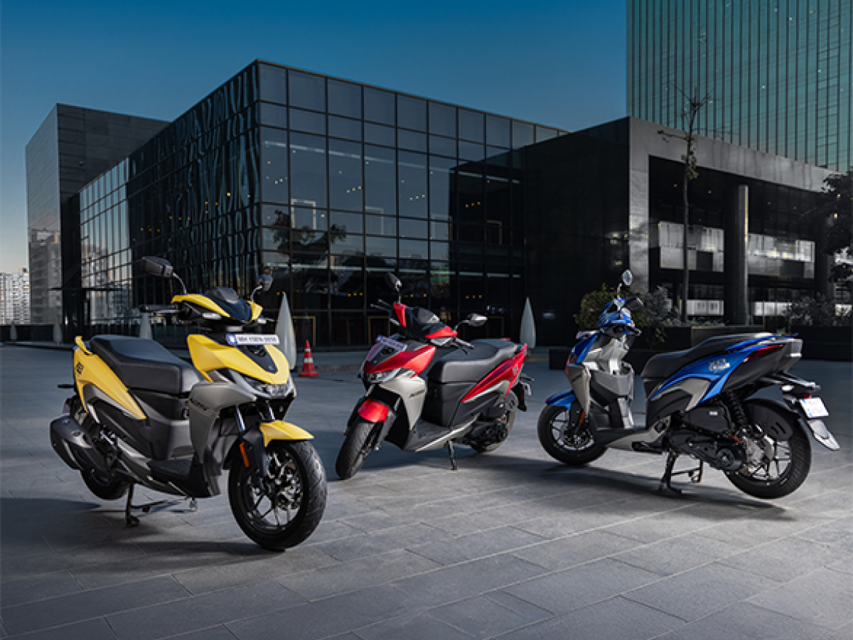 Xoom 125 Inferno Red, Vibrant Blue & Neon Lime