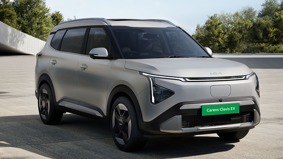 Carens Clavis EV Front Right Side View