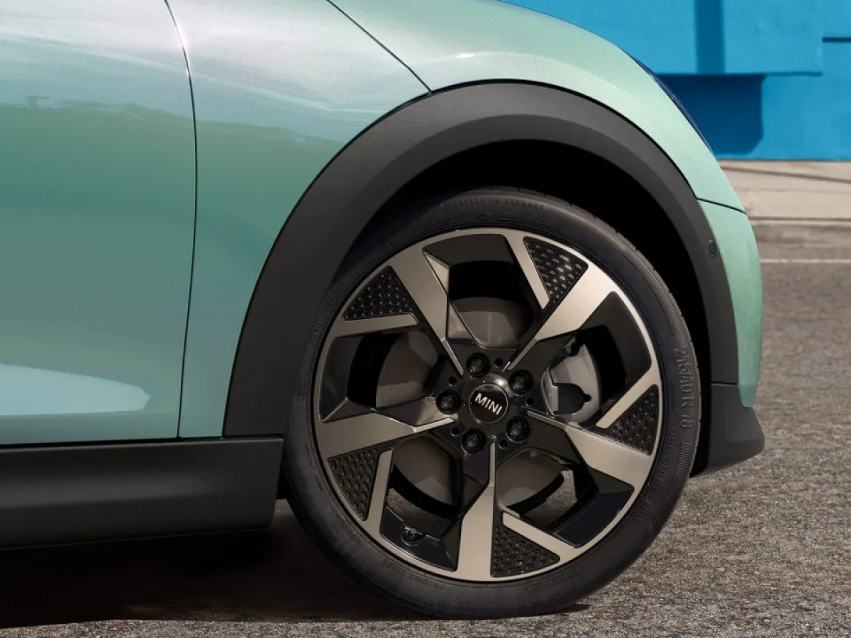 Mini cooper Facelift Tyre