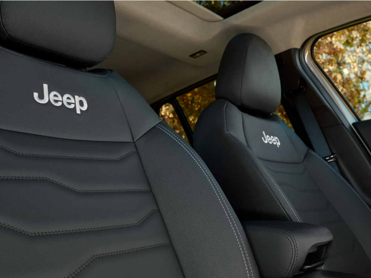Jeep Avenger Front Seats