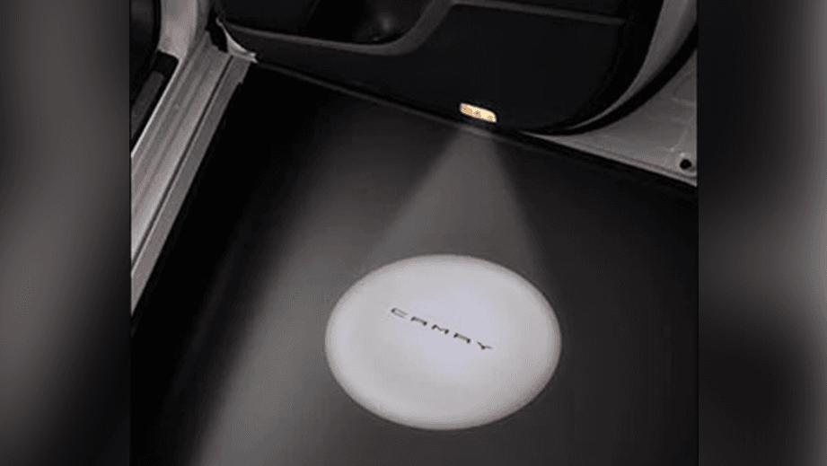 Toyota Camry 2022-2023 Interior image 15