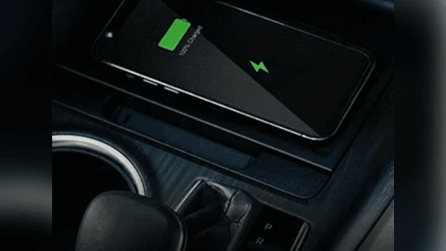 Toyota Camry 2022-2023 Interior image 12
