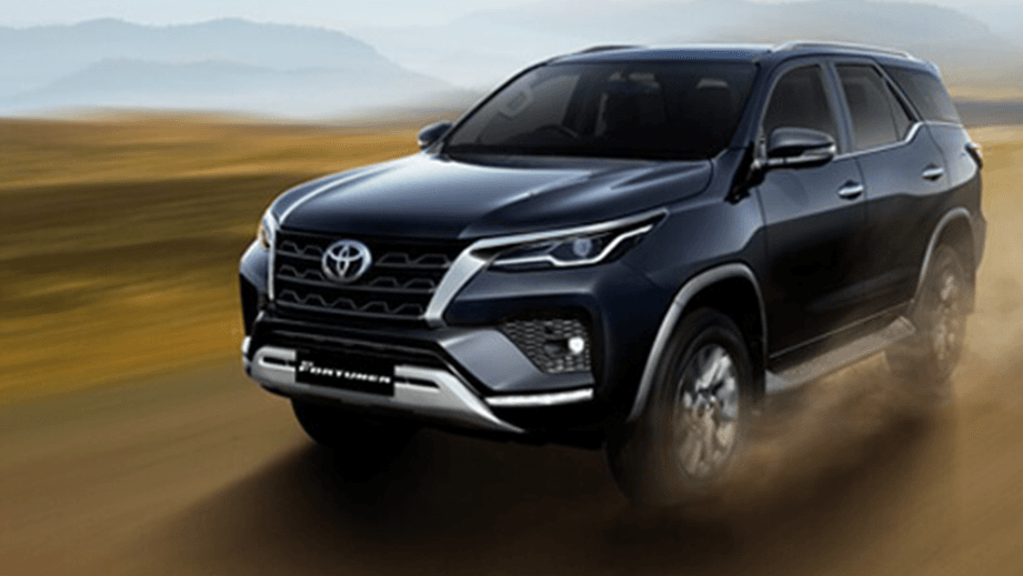 Toyota Fortuner Exterior image 9