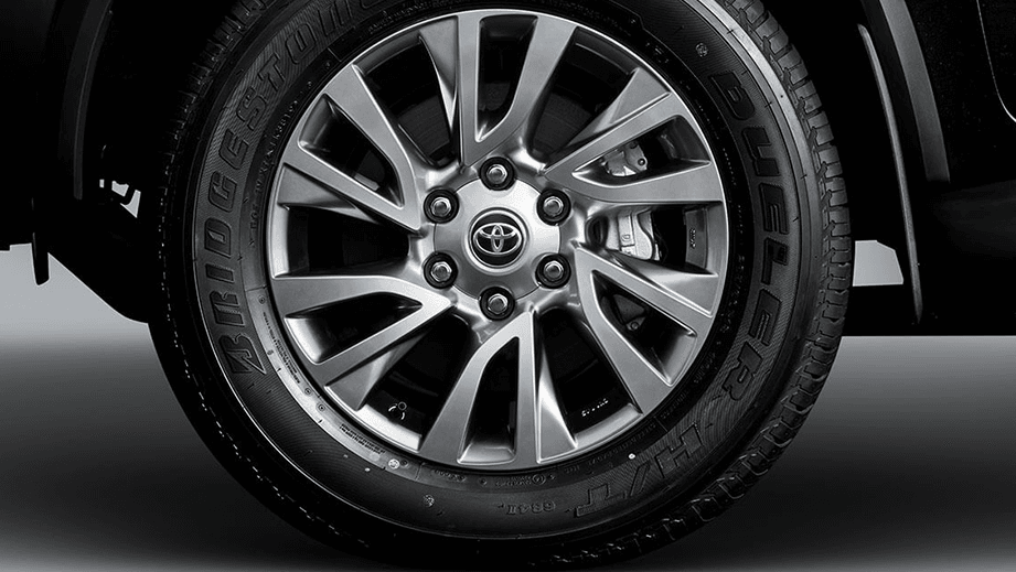 Toyota Fortuner Exterior image 16