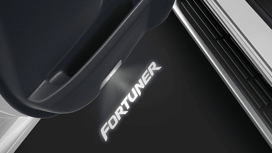 Toyota Fortuner Interior image 5