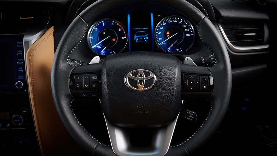 Toyota Fortuner Interior image 6