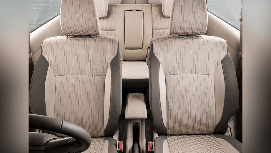 Toyota Rumion Interior image 6