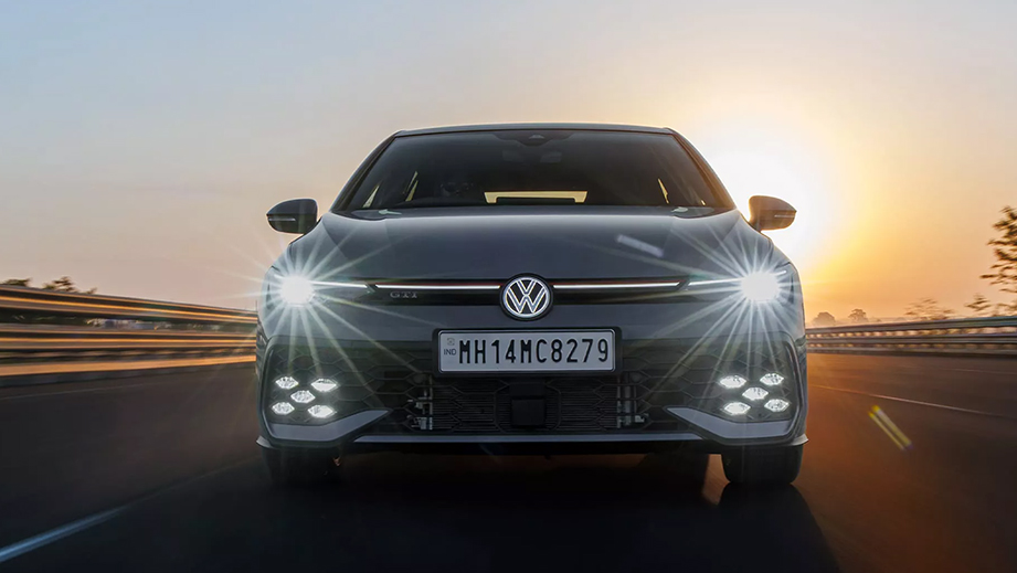 Volkswagen Golf GTI Front View