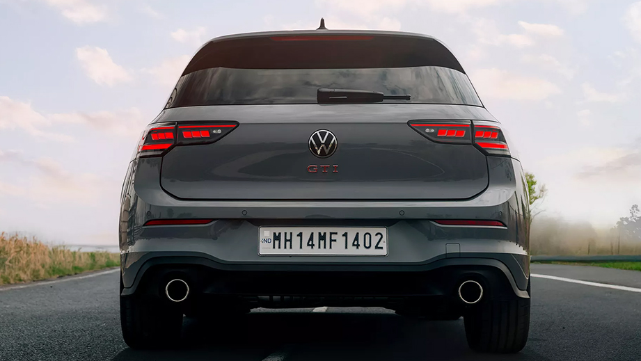 Volkswagen Golf GTI Front Rear View