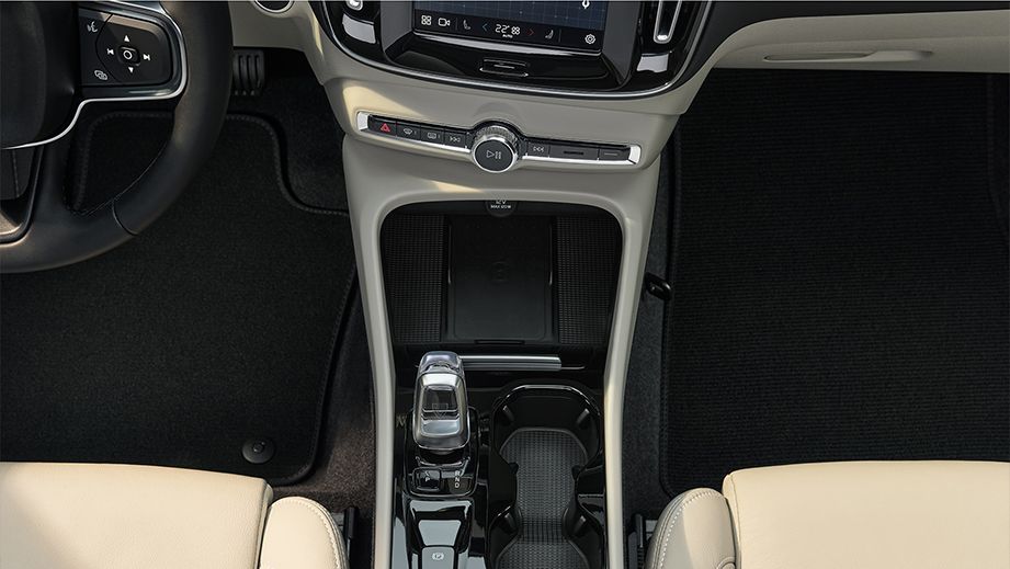 Volvo XC40 Interior image 5