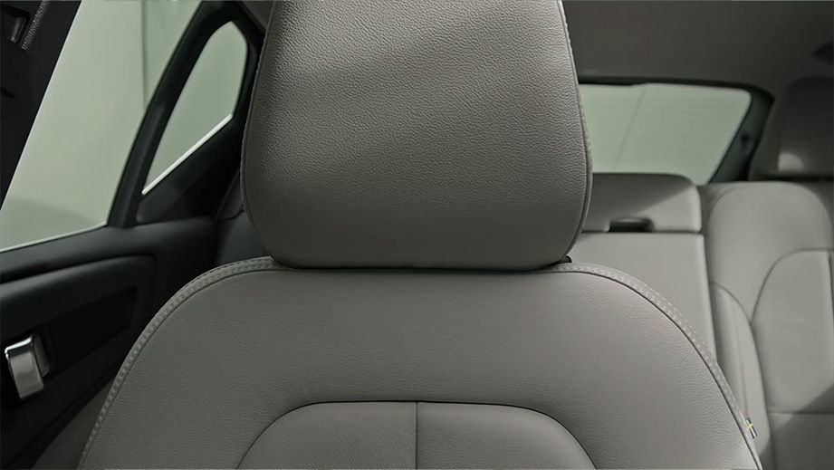Volvo XC40 Interior image 12