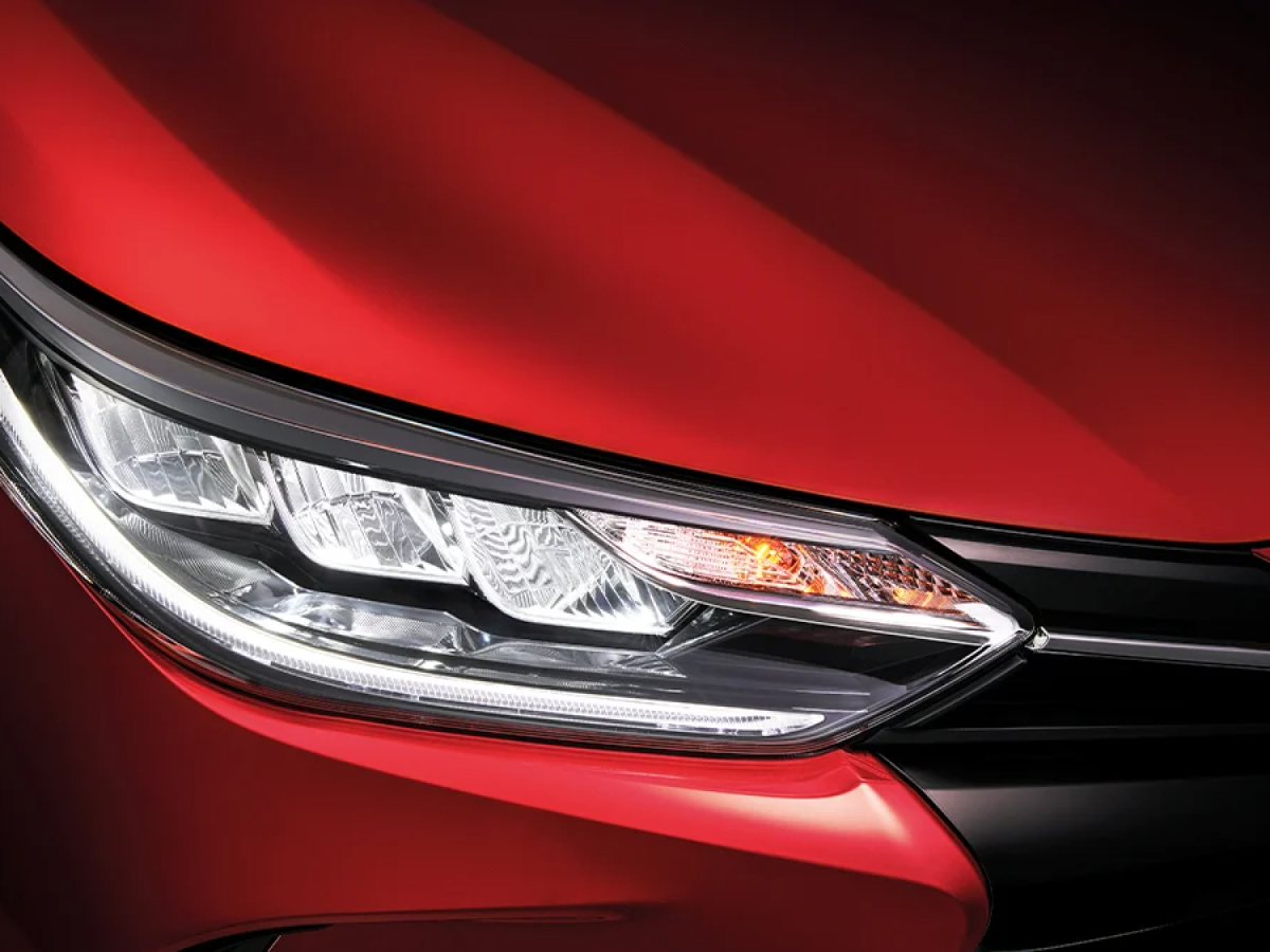 Toyota Yaris Front Headlight