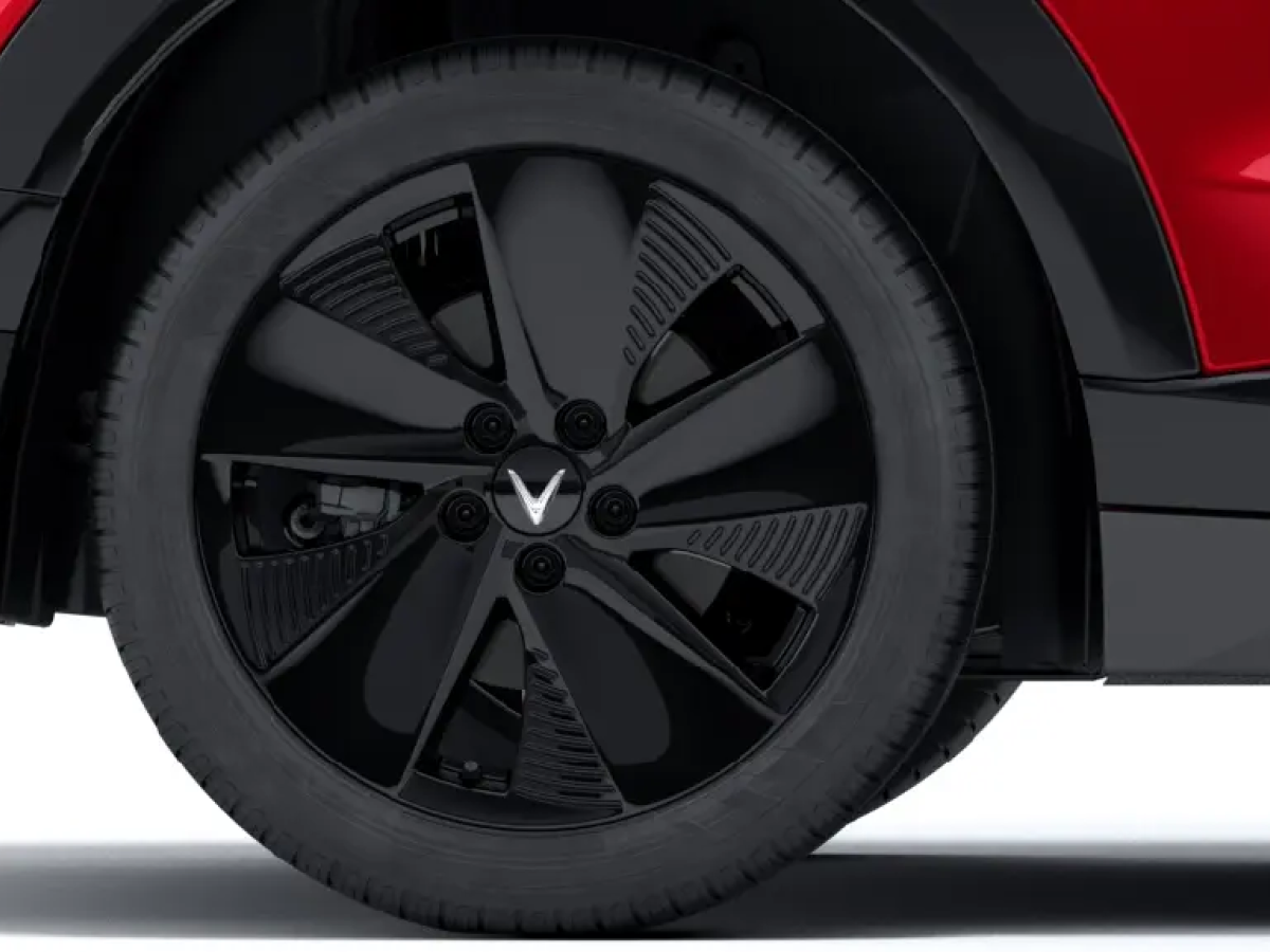VF7 Alloy Wheel